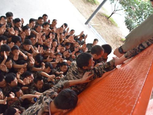 貝斯特?zé)崃鞯揽萍加邢薰?019員工戶外拓展訓(xùn)練營-大勝團(tuán)隊